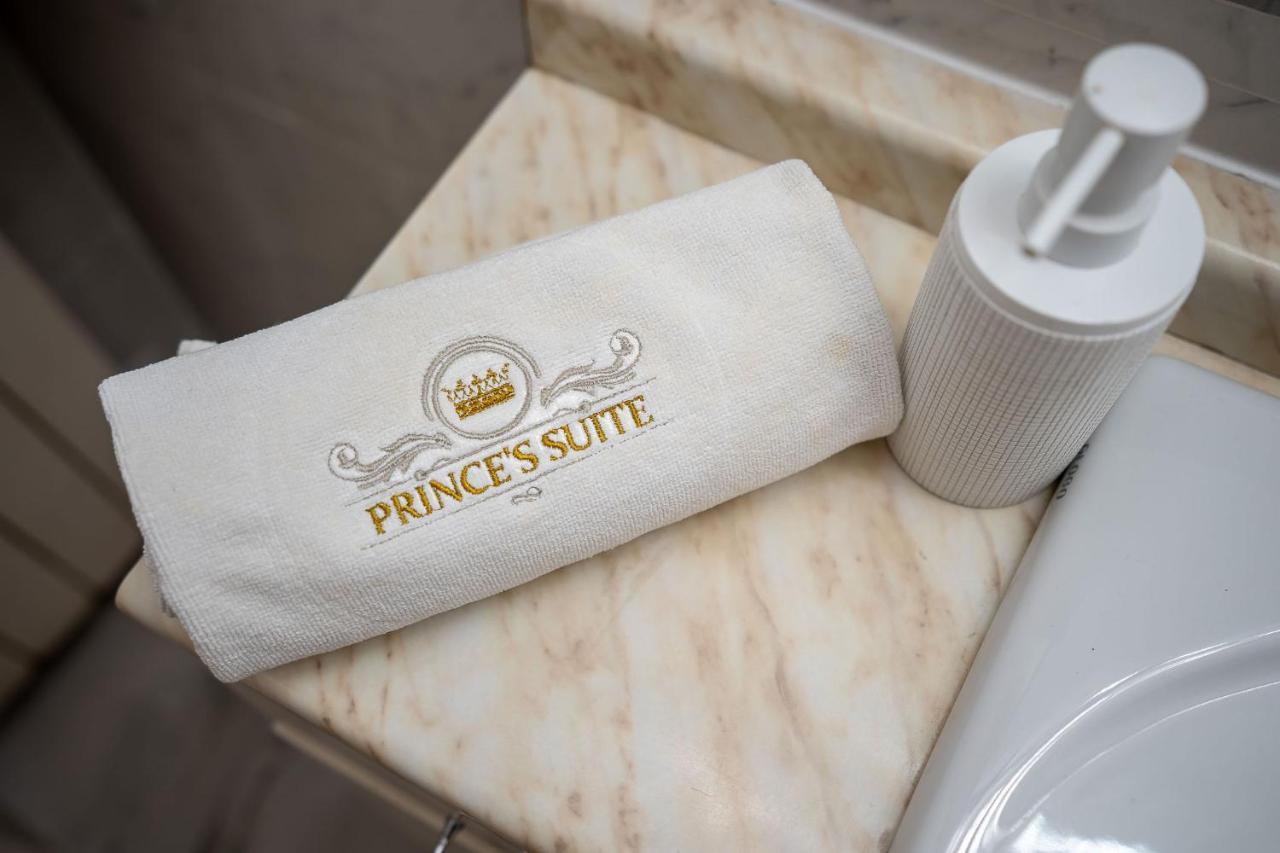 Prince's - Luxury * Rom